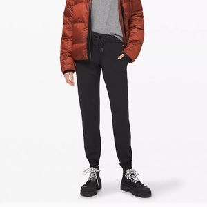 Lululemon On The Fly Jogger